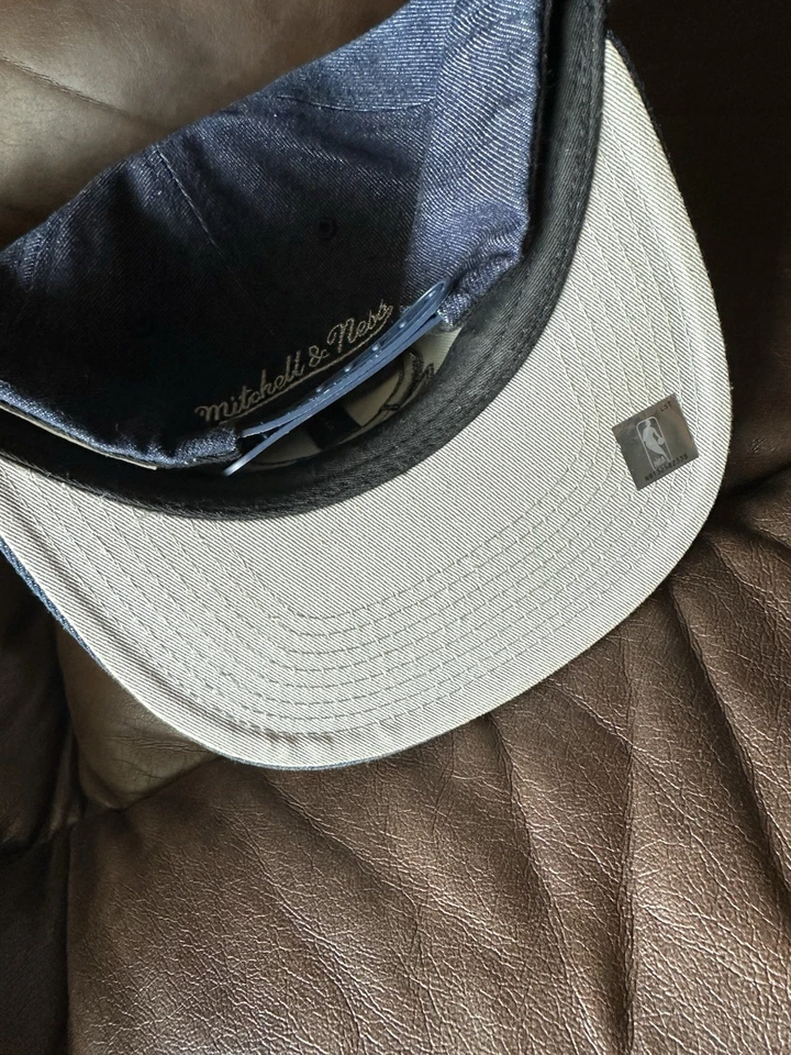 Gorra Mitchell & Ness Chicago Bulls Denim Snapback para hombre Foto 2 de 4