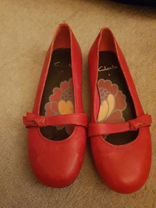 clarks red flat shoes