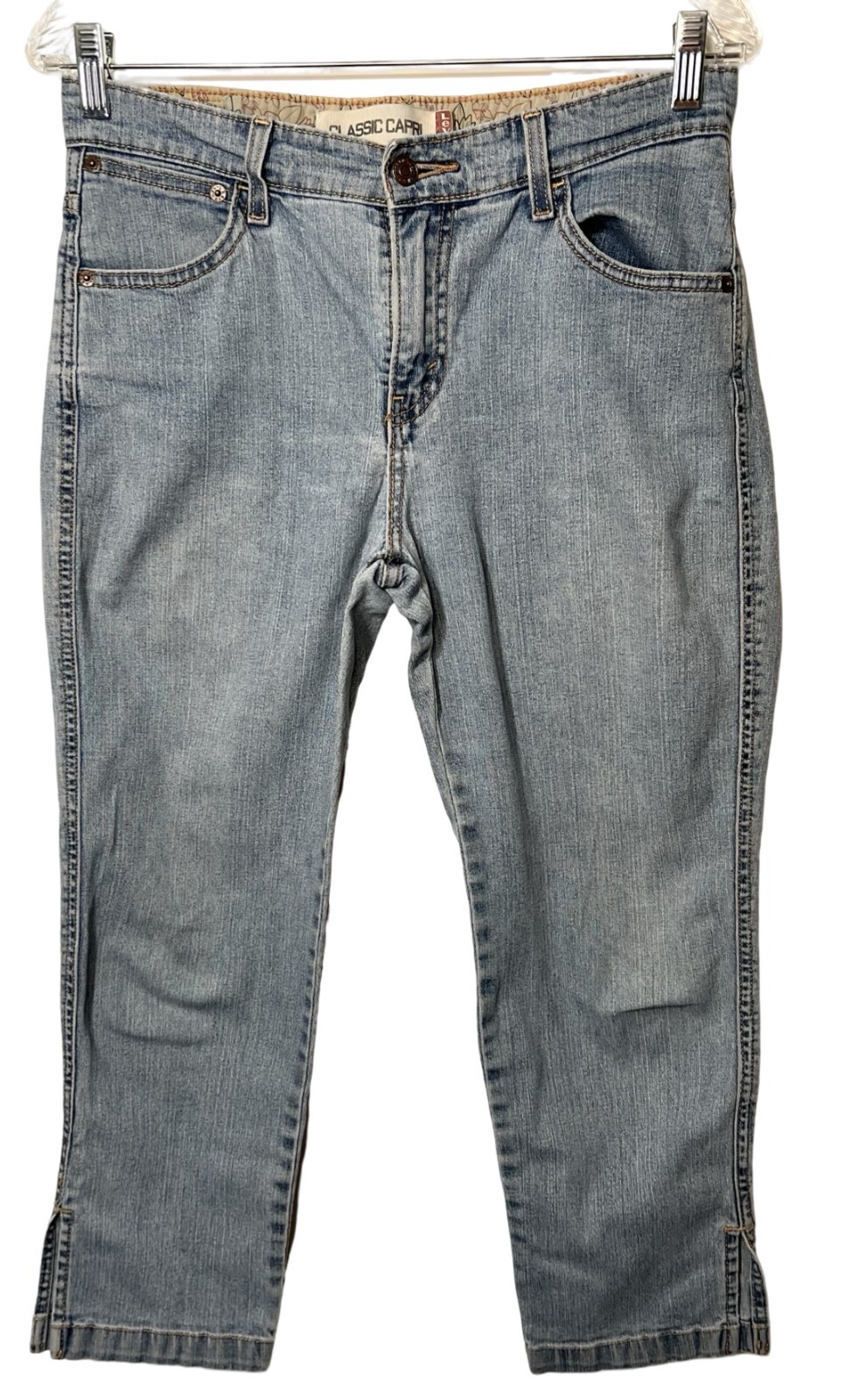 Levis Jeans Womens Size 8 Classic Capri Lightwash Pockets Logo Zip Vintage 90s