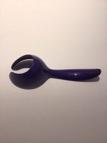 Gadget levantador de huevos Tupperware Egg Scooper #1334 púrpura nuevo - Imagen 4 de 4