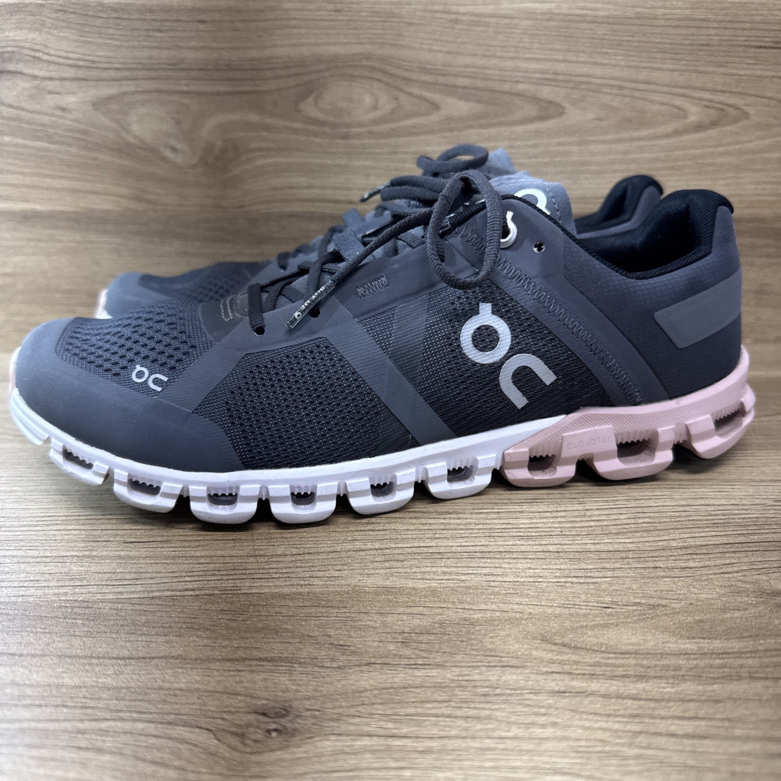 On Cloud Womens Cloudflow Gray Running Shoes Snea… - image 4