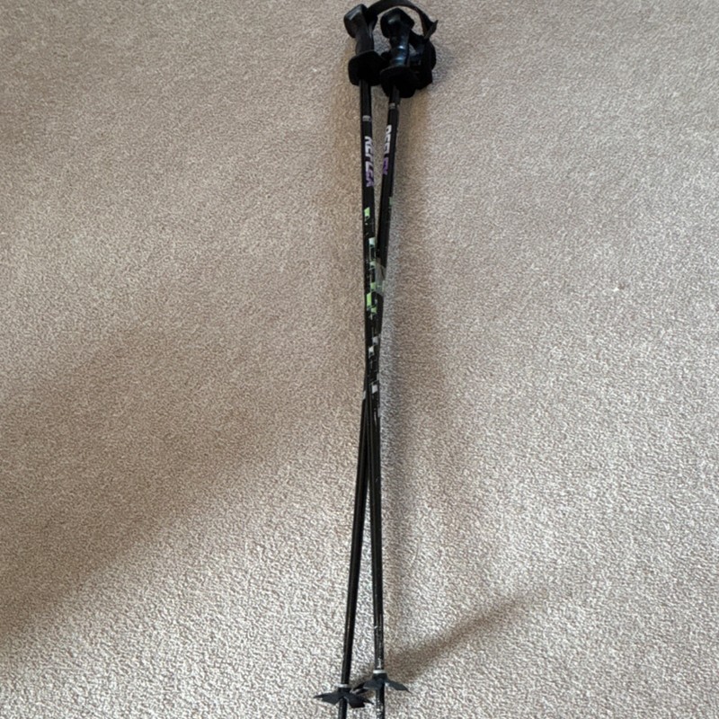Reflex Aluminum Ski Poles Black Purple Adjustable Wrist Strap Steel Tip Downhill