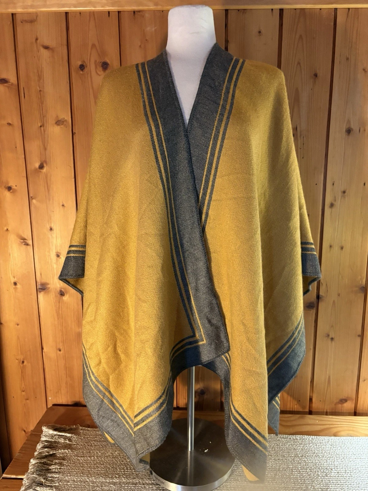 FIORE LIGHTWEIGHT ALPACA WOOL PONCHO CAPE WRAP GOLD One Size