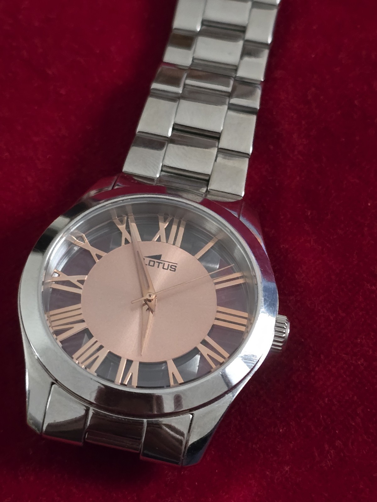 Montre lotus Quartz etat neuf