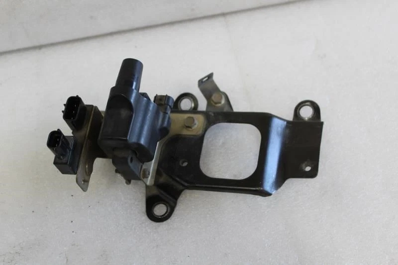 Mazda MPV 1992 furgoneta paquete de bobina de encendido 4 cilindros Foto 2 de 4