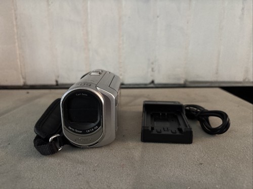 Sony Handycam DCR-SX40 Camcorder 60x Zoom 4GB Internal Memory TESTED!!!