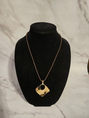 Premier Desing  Gold Tone Necklace  Large
