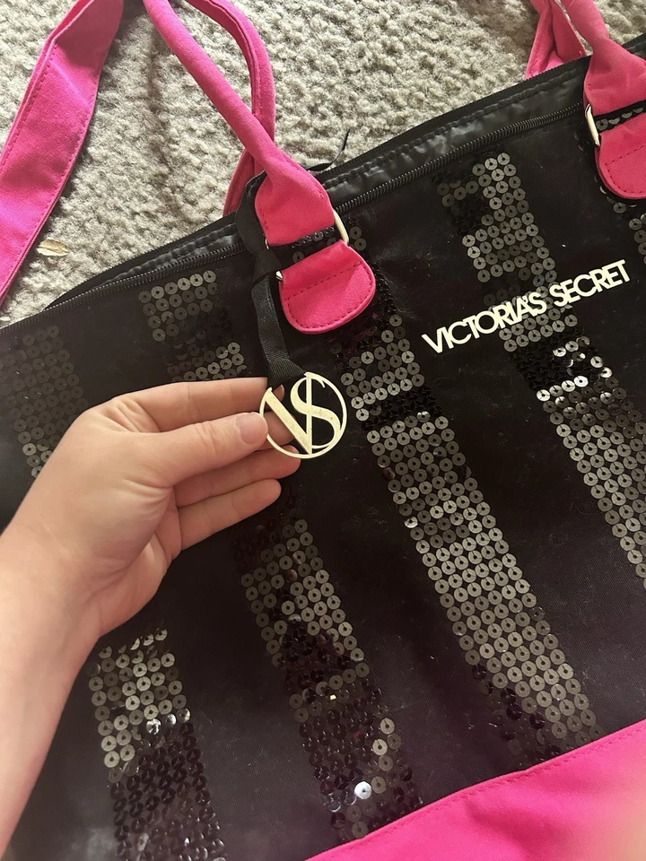 "Bolso de Mano Victoria's Secret Weekender Grande Negro Rosa con Lentejuelas Bling 23"" de Largo" Foto 3 de 4
