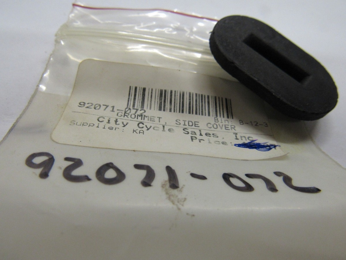 Kawasaki NOS NEW 92071-072 Side Cover Grommet H2 KZ KZ1000