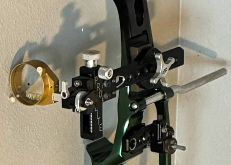 Arco recurvo vintage/raro Hoyt XT-2000 Competition Target verde/negro/ProLiteScope Foto 2 de 4