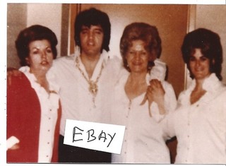 RARE ELVIS ORIGINAL PHOTO LAKE TAHOE 1973 BACKSTAGE WITH FANS OLD KODAK