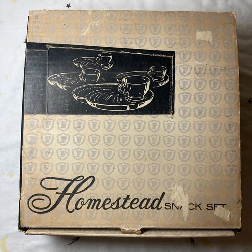 1950's Federal Glass Homestead Snack Set Of 4 Plates 4 Cups MCM Retro Vintage