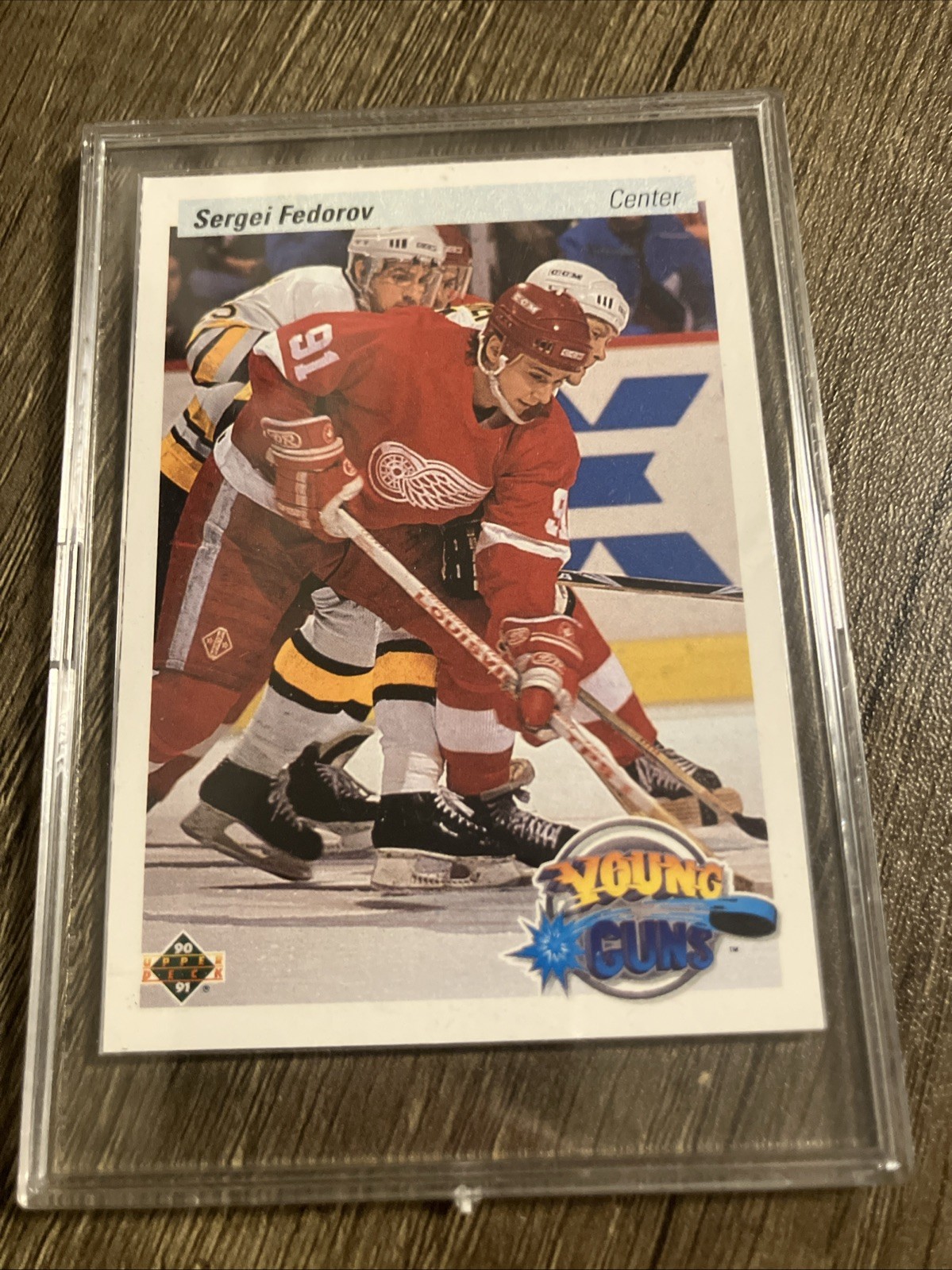 1990-91 Upper Deck - Young Guns Sergei Fedorov #525 (RC)