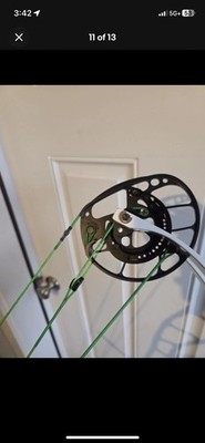 Pse Evo NXT 35 65lb Limbs Right Handed Black With White Limbs New Abb Strings