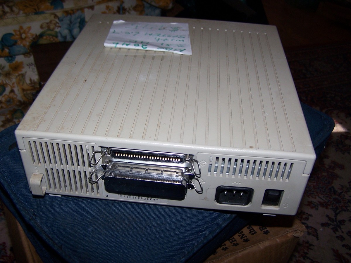 Apple Hard Disk 20SC with System 6.0.7, cables, terminator - Ready