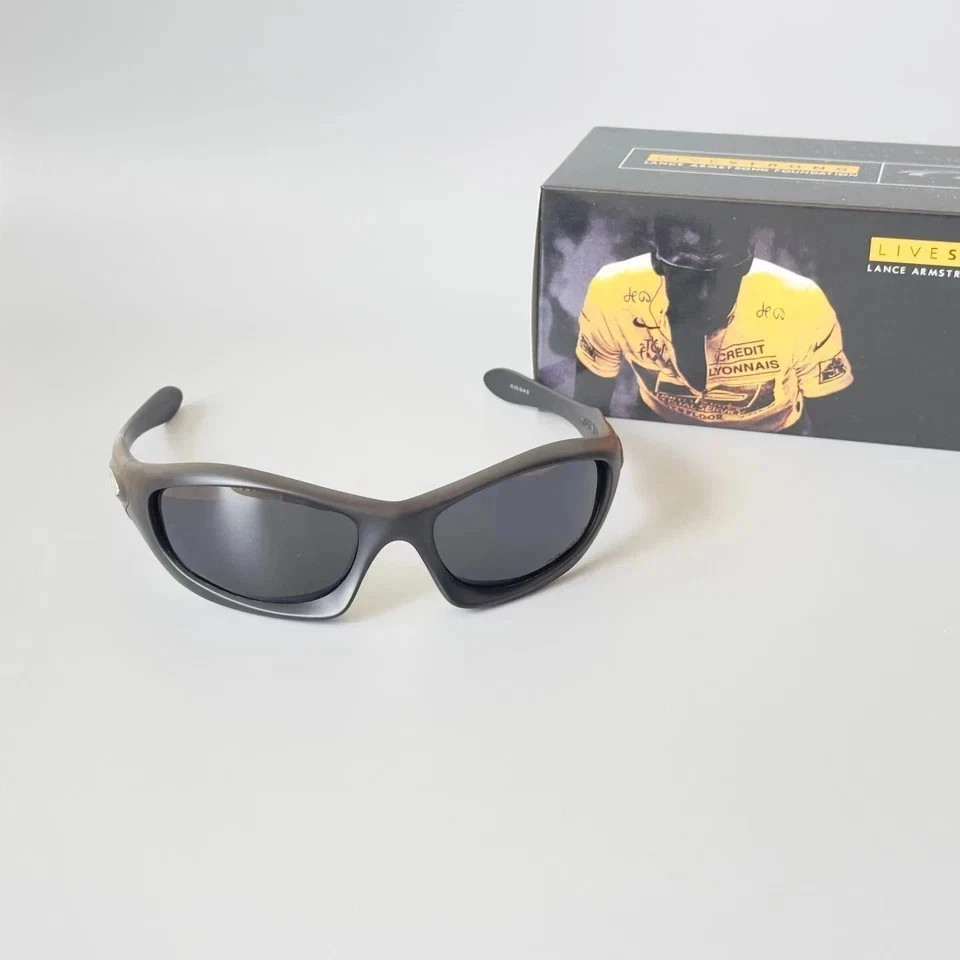 Oakley Monster Dog 00s Vintage Sunglasses Black Lense… - Gem