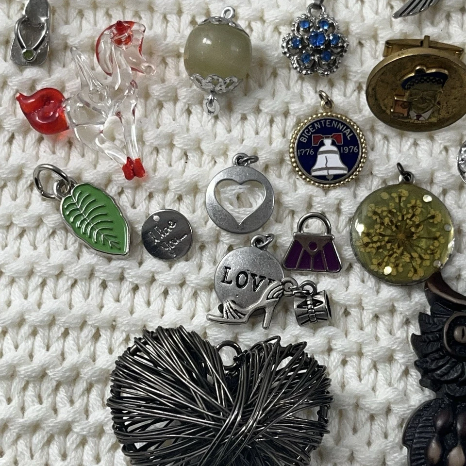 Lote De 33 Dijes Colgantes Vintage Estrás Medalla Plata Oro Foto 3 de 4