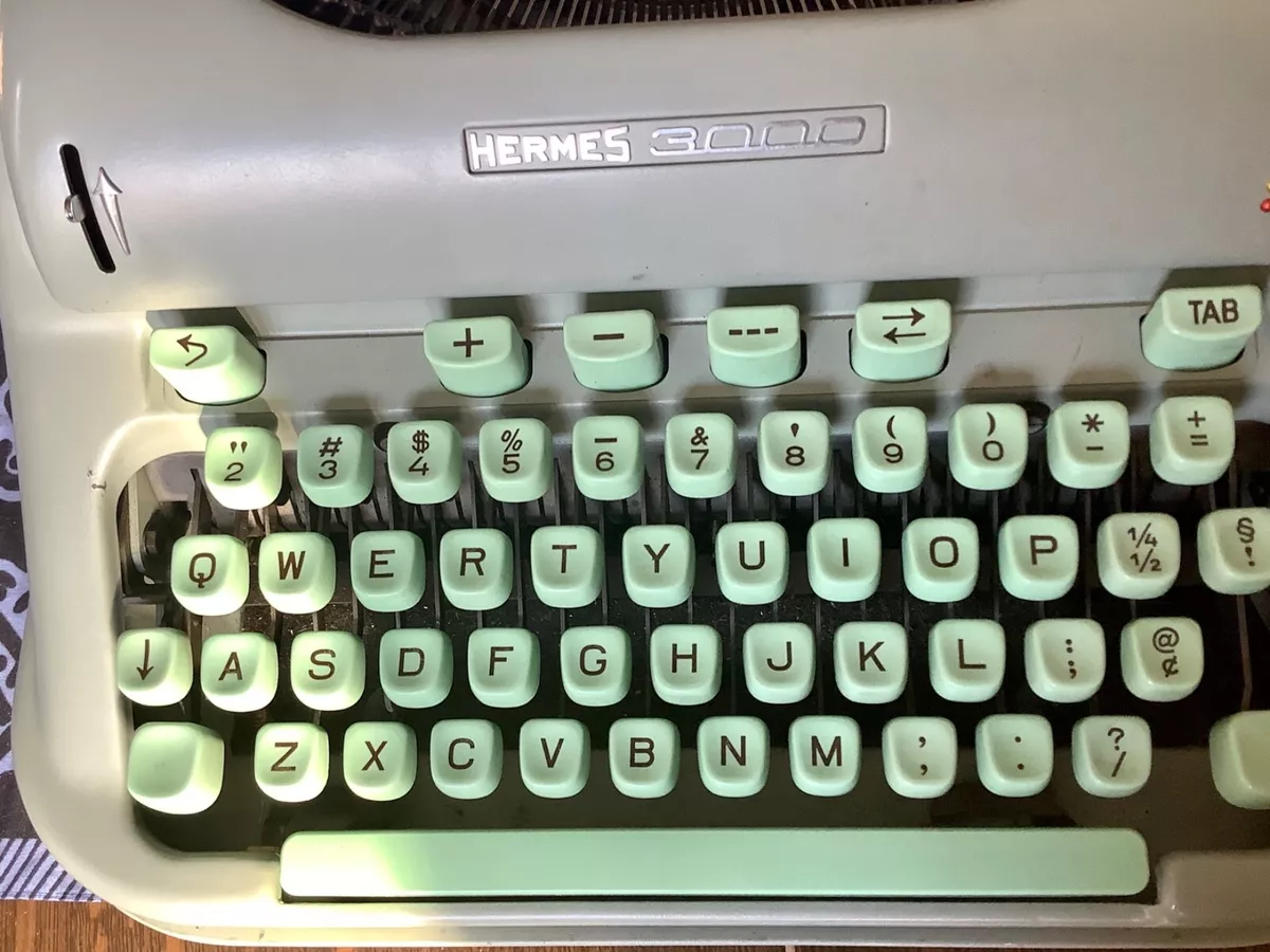 Hermes 3000 vintage typewriter with case and manual, serviced, ready to  write — Classic Typewriter Co.