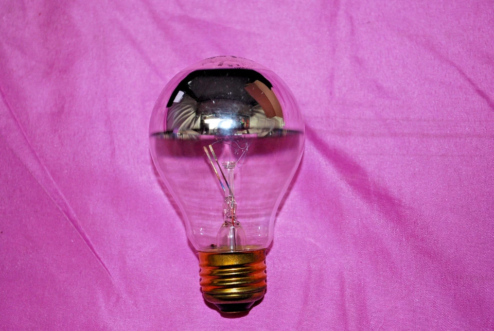 Philips 51A19/RR/TS Ring Reflector Traffic Signal Bulbs 51W/120V 20 Bulbs S4727 - Image 3 of 4