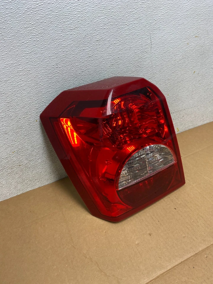 Lanterna traseira Dodge calibre 2008 2009 2010 2011 2012 lado esquerdo do motorista fabricante de equipamento original M0530 DG - Imagem 3 de 4