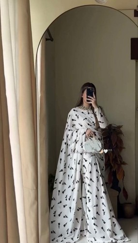 Designer White ready to wear gown saree collection - 第 1/3 張圖片
