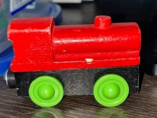 Lot 983 -TRAIN ENGINES OR CARS - You Pick 2.00 Each