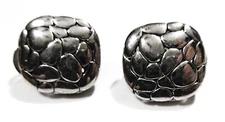 VTG MODERN? SIGNED PD PREMIER DESIGNS Texture Silver  tone CLIP ON STUD Earrings
