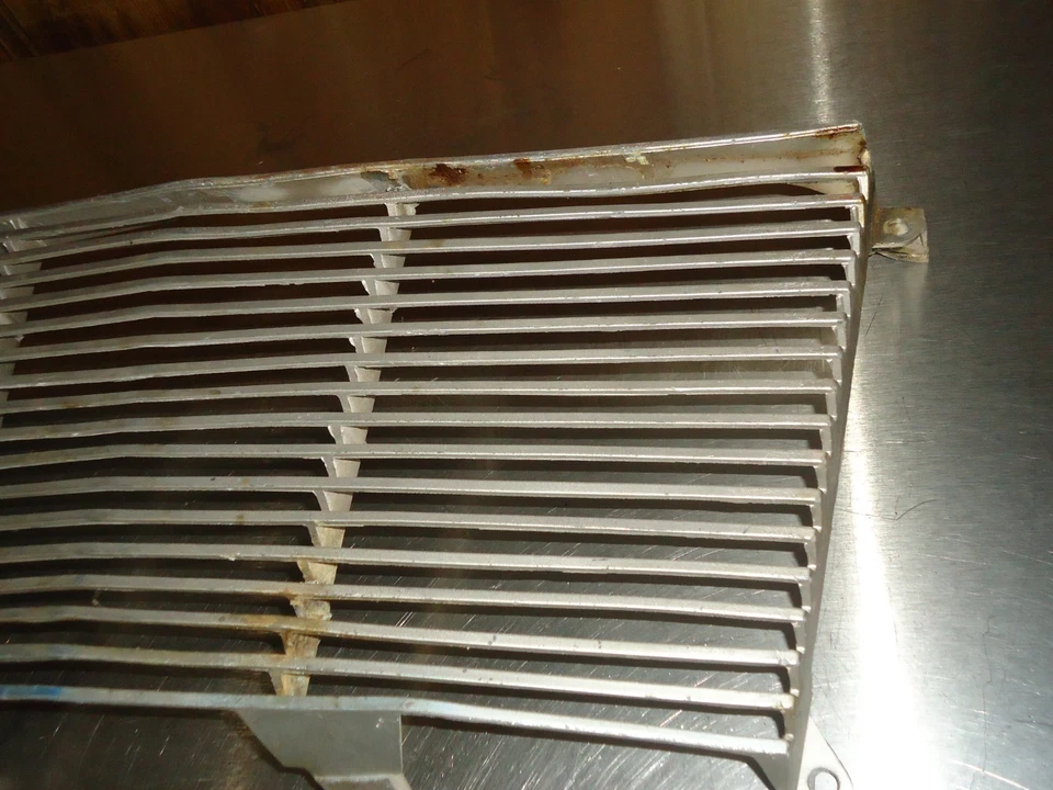 OEM Mopar 1964 1965 Plymouth Barracuda Center Grill Grille Needs Work Foto 4 de 4