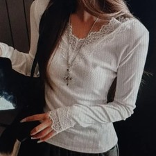 V-Neck Lace Long Sleeve T-Shirt - New