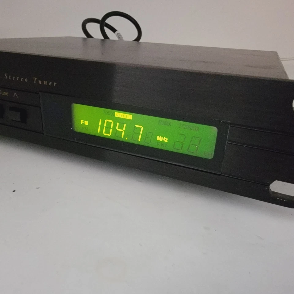 Sintonizador estéreo AM/FM Parasound TDQ-150 - Probado  Foto 4 de 4