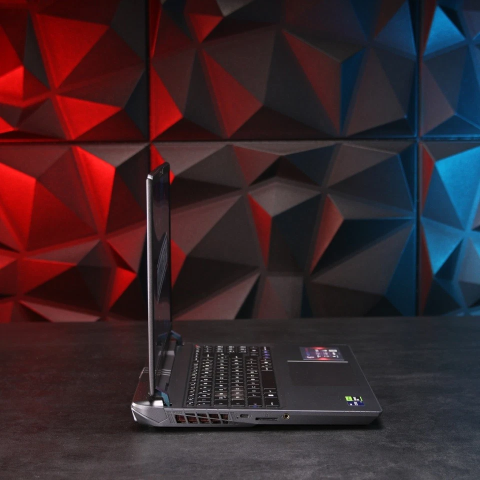 MSI Vector 16 HX Gaming Laptop // i9-13980HX, RTX 4080, 32 GB RAM, 1 TB SSD - Bild 2 von 4