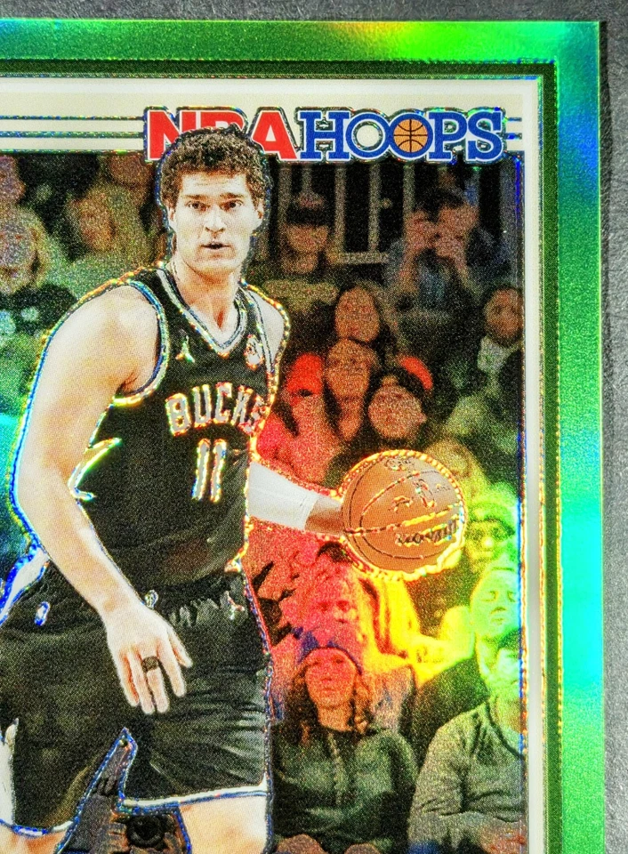 Aros Brook Lopez NBA 2023-24 Stock Premium 1/5 Verde Neón Prizm #4 Color Match Foto 4 de 4