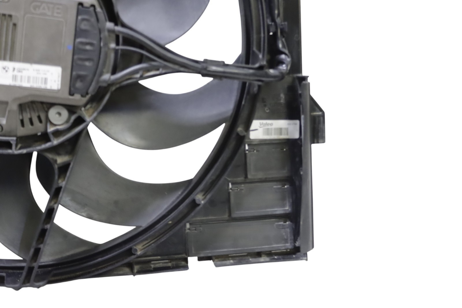 BMW i8 2014-2020 Front Right Fan shroud
