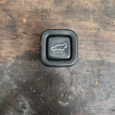 07-14 GM GMC YUKON TRUNK TAILGATE LIFTGATE CONTROL SWITCH BUTTON OEM