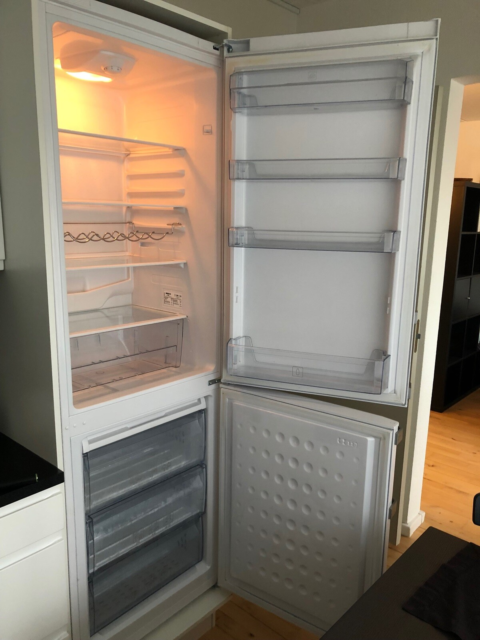 Køle/fryseskab, Beko, b: 60 d: 55 h: 180, Køleskabet har en…
