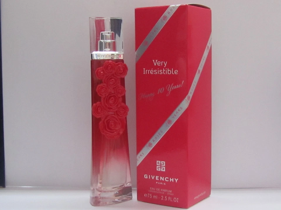 Very Irresistible Happy 10 Years by Givenchy Women 2.5 oz Eau de Parfum Spray  Foto 2 de 2