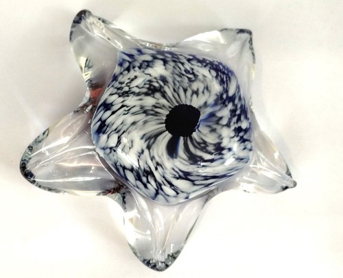 Murano Style Glass Star Fish Hand Made Paperweight - Picture 3 of 3