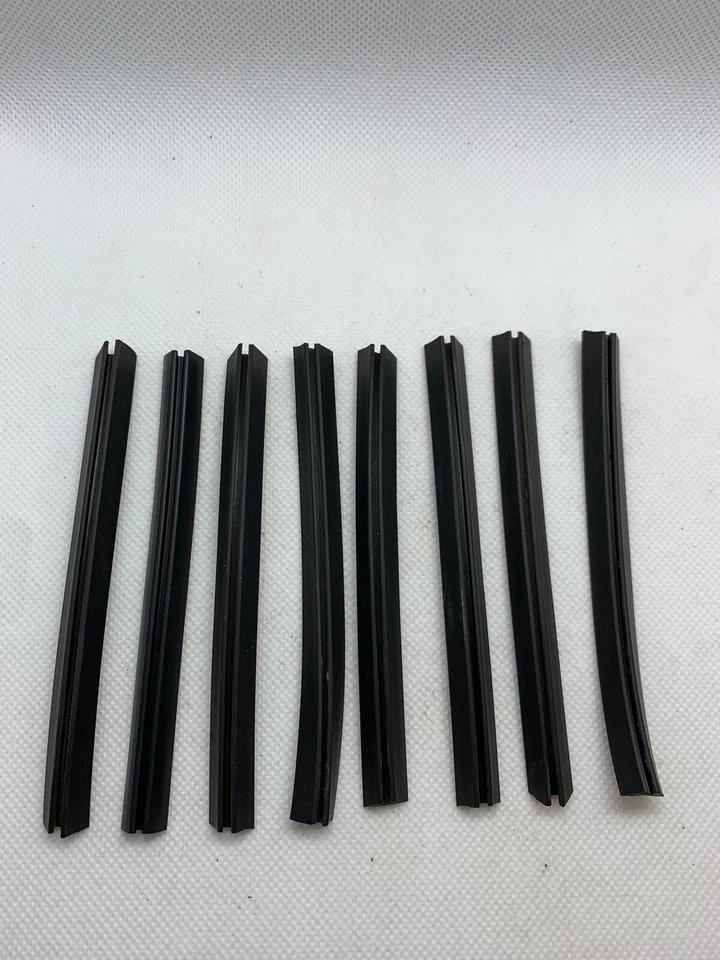 MGB GT & Roadster Over-Rider Rubber Seals 37H9871 1962-1974 NOS perfect - Image 4 of 4