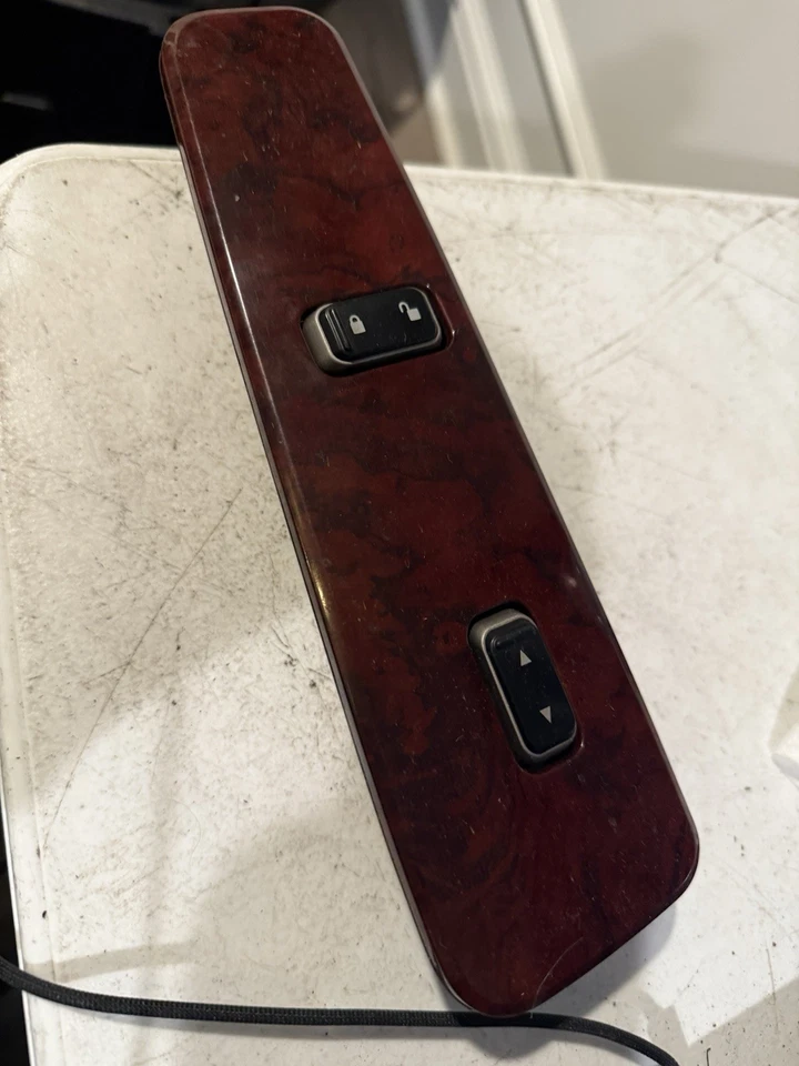 03 04 05 06 07 08 TOWN CAR PASSENGER RIGHT FRONT WINDOW LOCK SWITCH OEM 3828-13 - Изображение 3 из 4