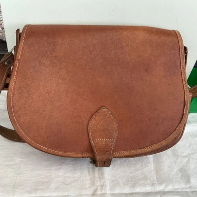Vintage Leather Saddle Shoulder Bag Brown. Needs repair (see photos) - Image 1 of 4