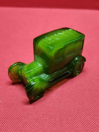 Vintage Boyd Glass Taxi Car Figurine #24 Avacado Beautiful Color 1999 First Seri - Picture 2 of 9