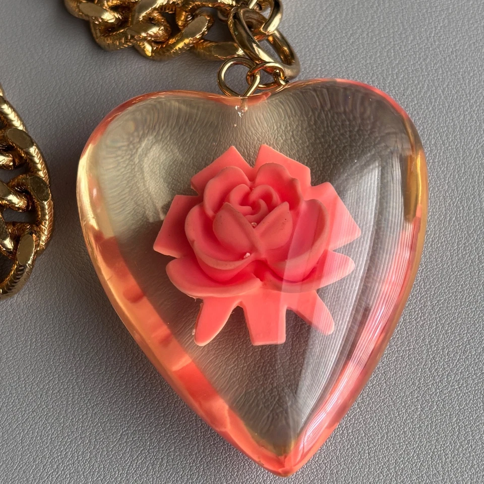 Betsey Johnson Necklace BIG Lucite Heart Heavy Gold Tone Chain - Image 2 of 4