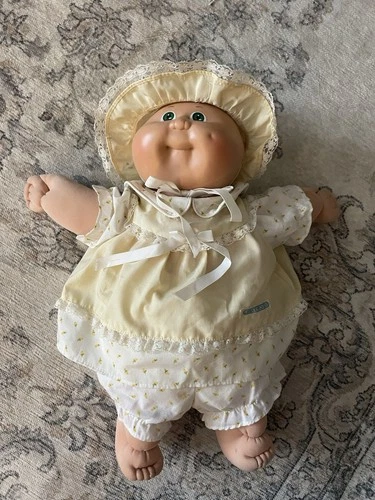 Vtg 1982 Cabbage Patch Kids Baby Doll Signed Xavier Roberts Yellow Outfit