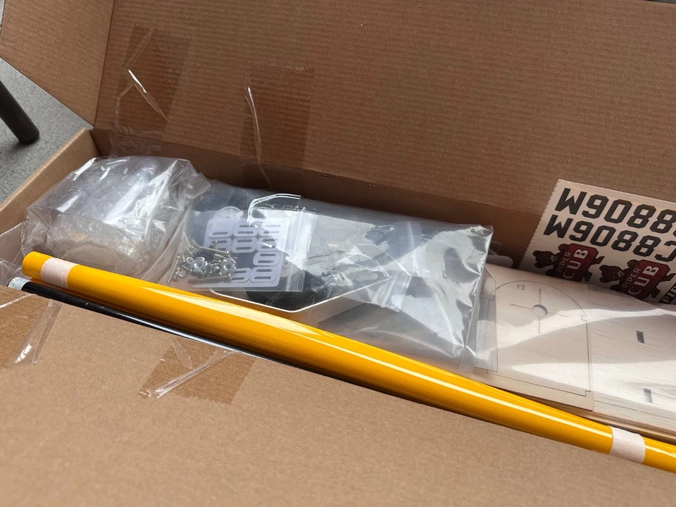 Piper J3 1200mm Holzbaukasten Komplettset mit Elektronik und Folie - Bild 4 von 4