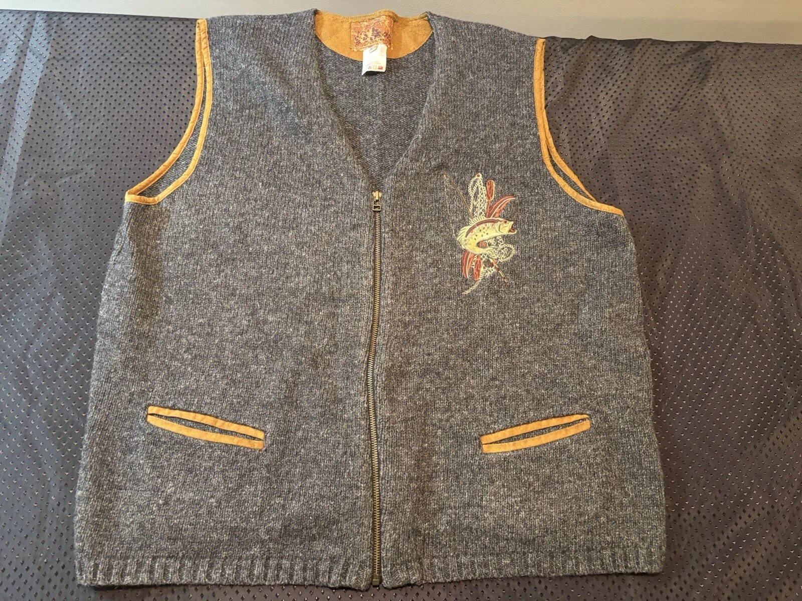 Vintage Embroidered Fishing Trout Wool Vest Leather Trim Size XL Very Cool