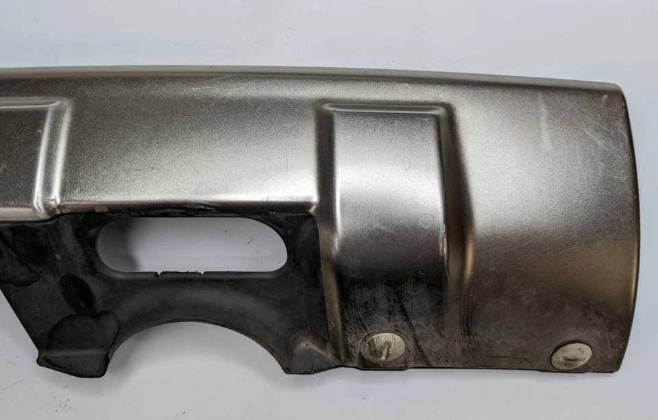 AUDI ALLROAD C5 2001-2005 - Protector de parachoques trasero / placa de deslizamiento 4Z7807835B Foto 2 de 4