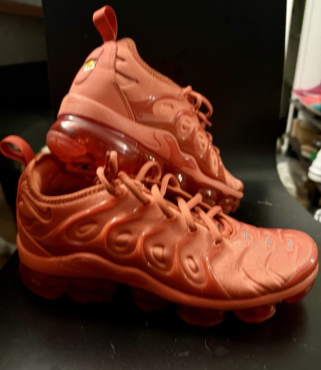 vapor max plus red women