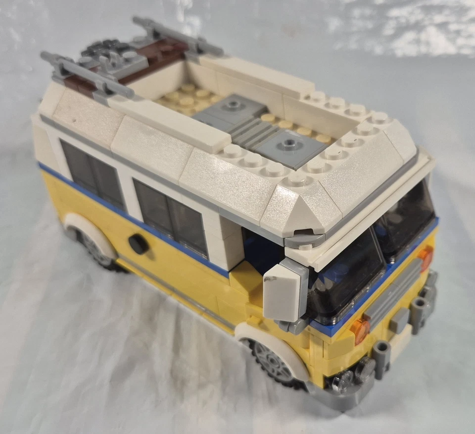 Lego Creator #31079 Sunshine Surfer Van 2018 - 100% Complete with Instructions - Image 4 of 4