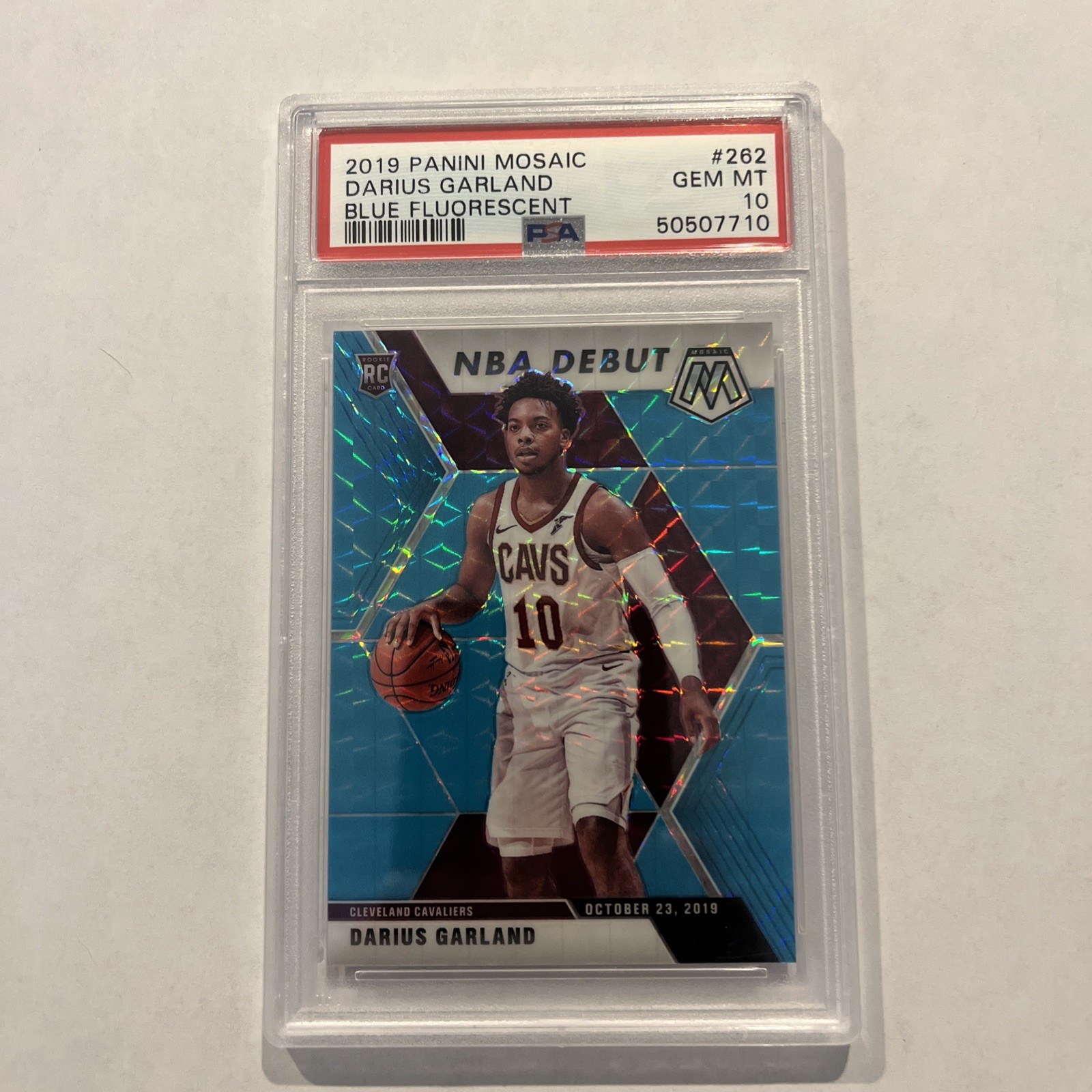 2019-2020 Panini Mosaic Darius Garland Blue Fluorescent /15 PSA 10 Rookie #262