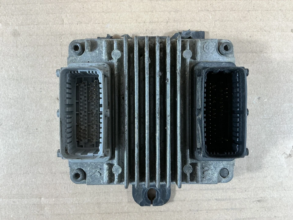 Unidad de módulo de control del motor Suzuki Forenza 2004-2008 ECM ECU 96442084 Foto 4 de 4